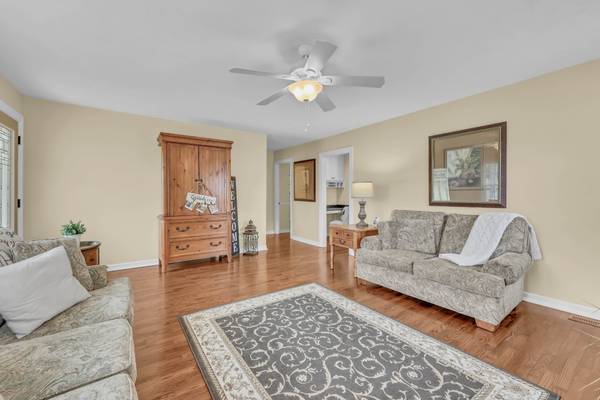 2055 Lovers Ln, Hopkinsville, KY 42240