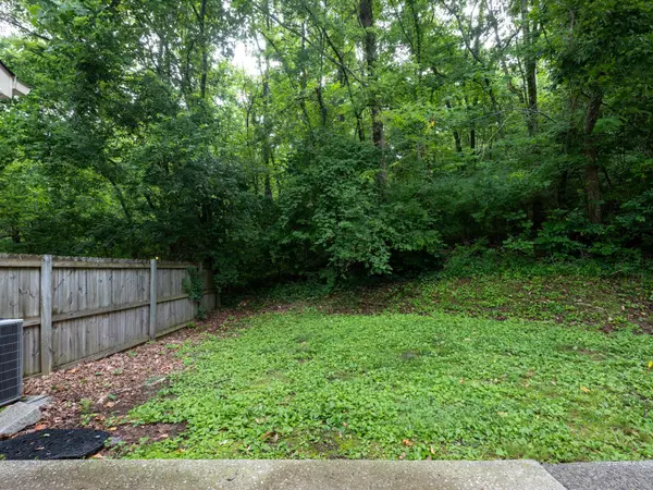 7768 Sawyer Brown Rd, Nashville, TN 37221
