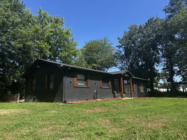 205 Locust Dr, Erin, TN 37061