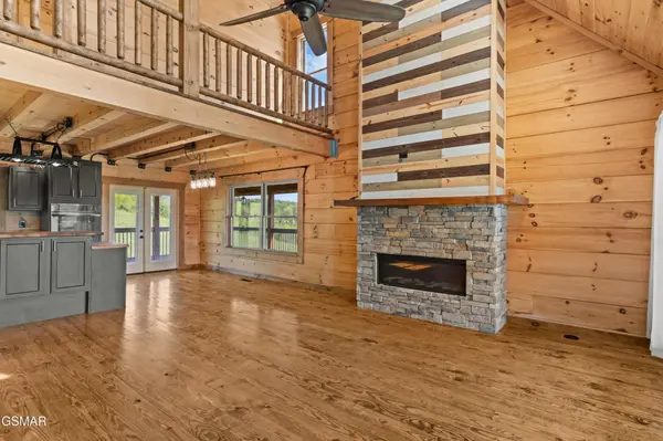 102 Golf View Boulevard, Dandridge, TN 37725