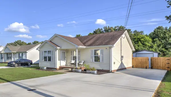 1618 Hannibal Dr, Oak Grove, KY 42262