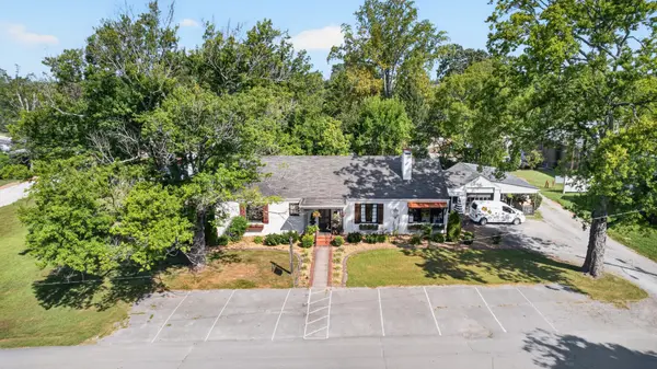 212 W Blackwell St, Tullahoma, TN 37388
