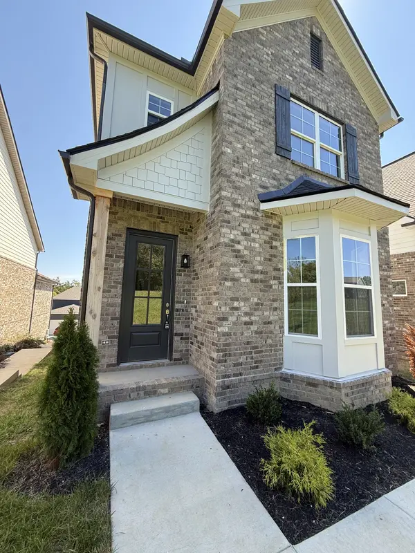 1115 Freeboard Aly, La Vergne, TN 37086