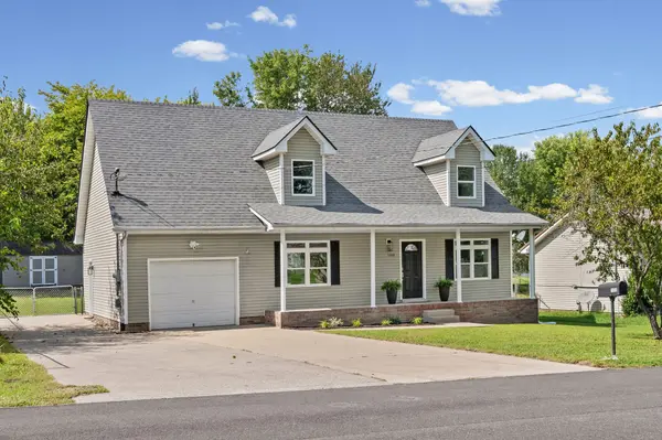 108 Oak Tree Dr, Oak Grove, KY 42262