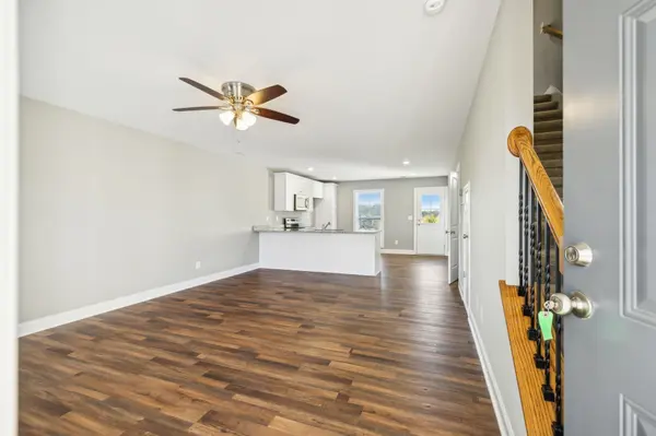 911 Sutton Cv, Columbia, TN 38401