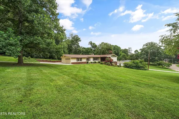 4704 Simona Rd, Knoxville, TN 37918