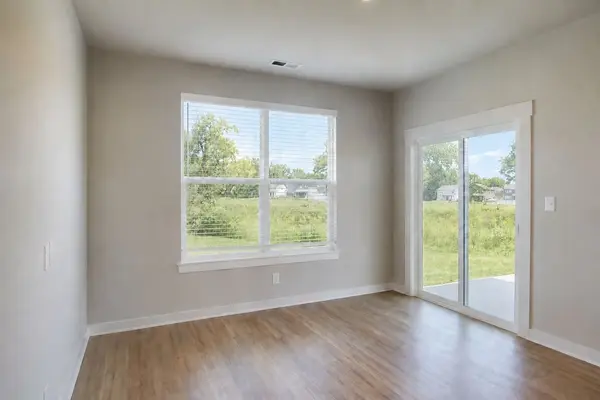 659 Ballard Dr, White House, TN 37188