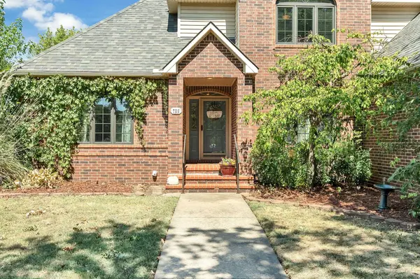 10 E Flanigan Dr, Augusta, KS 67010