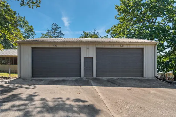 1109 Flicker DR, Golden, MO 65658