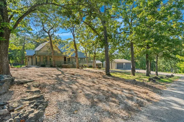 1109 Flicker DR, Golden, MO 65658