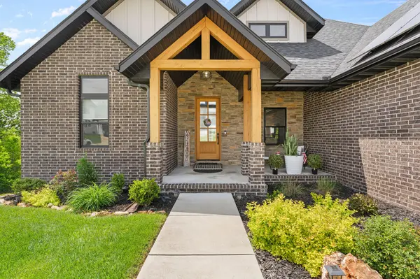 204 N Blarney CT, Nixa, MO 65714