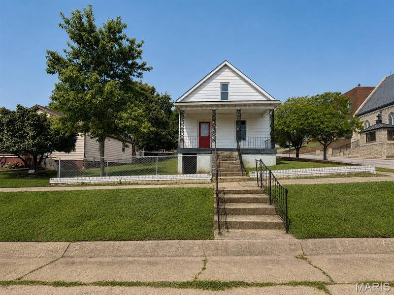 600 S 3rd ST, De Soto, MO 63020