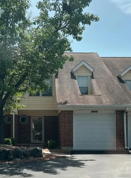 1052 Boggan PL, Hazelwood, MO 63031