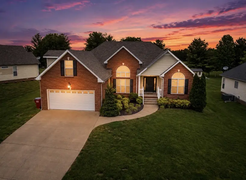4394 Monticello Trce, Adams, TN 37010