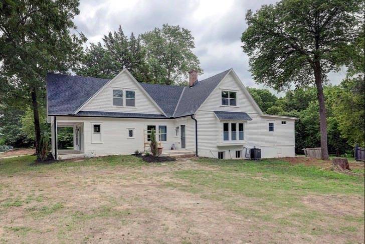 10015 Johnson DR, Merriam, KS 66203