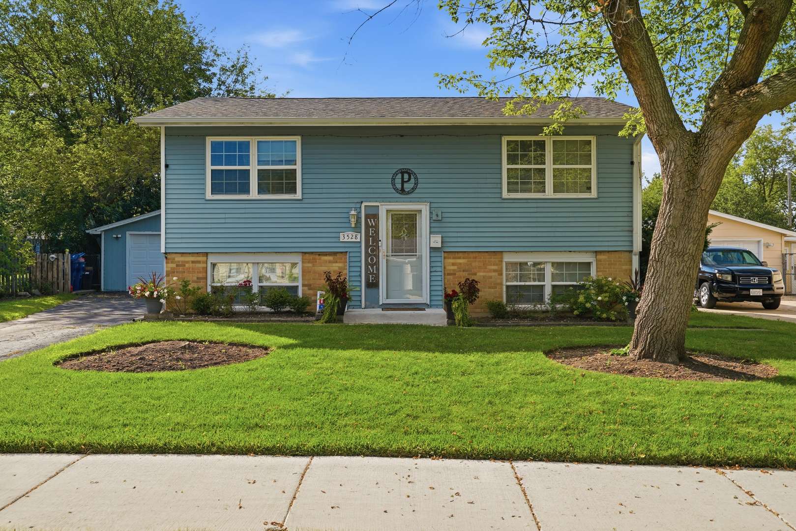3528 Rock Pkwy, Waukegan, IL 60087