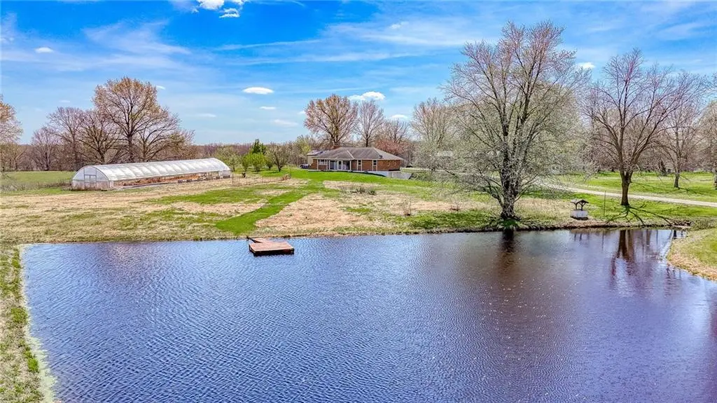 450 SW 725 RD, Chilhowee, MO 64733
