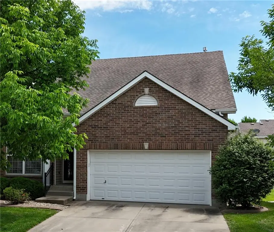 1147 SW Arborfair DR, Lee's Summit, MO 66082