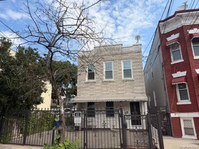 1041 E 216th ST, Bronx, NY 10469