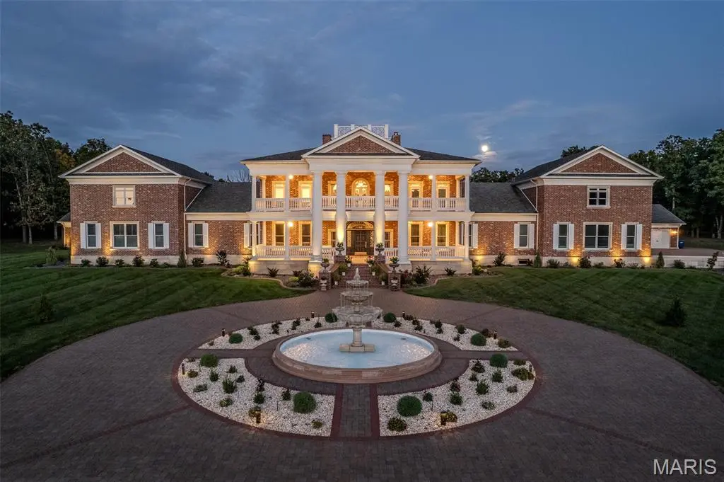 345 Coach RD, Lebanon, MO 65536
