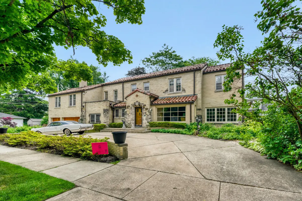 9101 S Hoyne AVE, Chicago, IL 60643