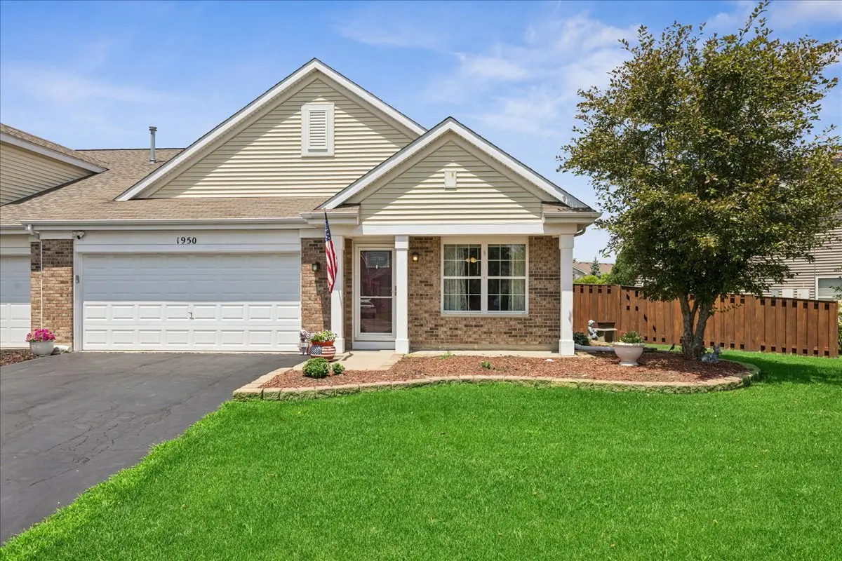 1950 Diamond Head TRL, Pingree Grove, IL 60140