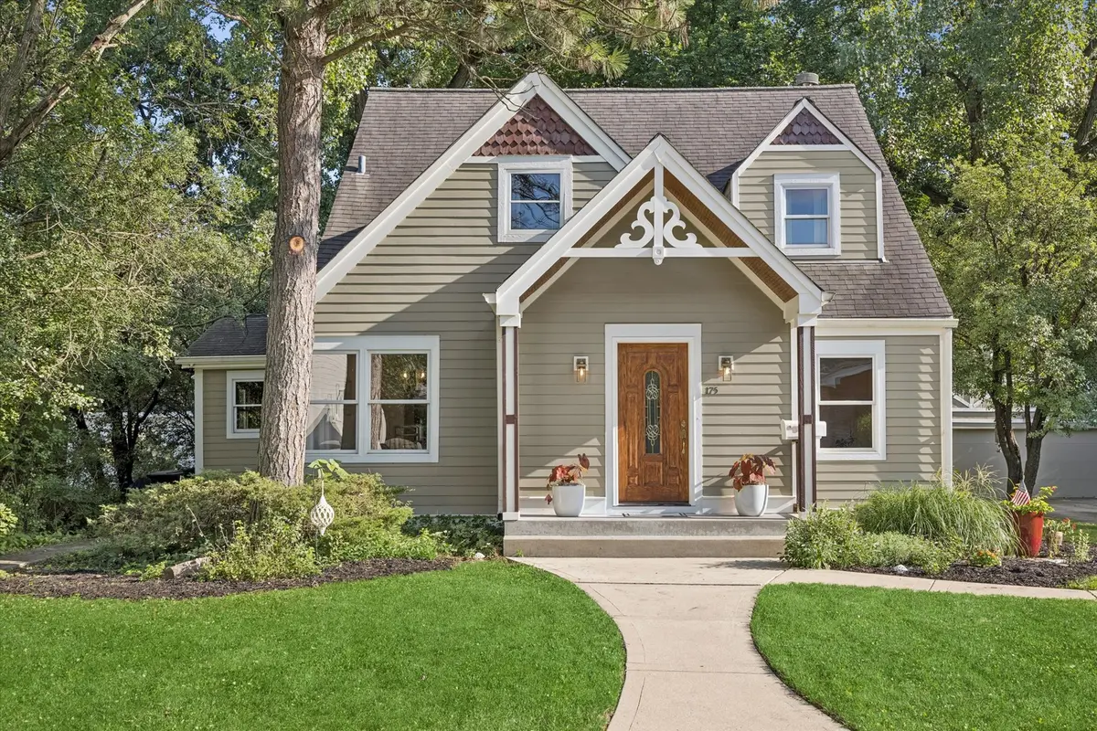 175 W Burlington ST, Riverside, IL 60546