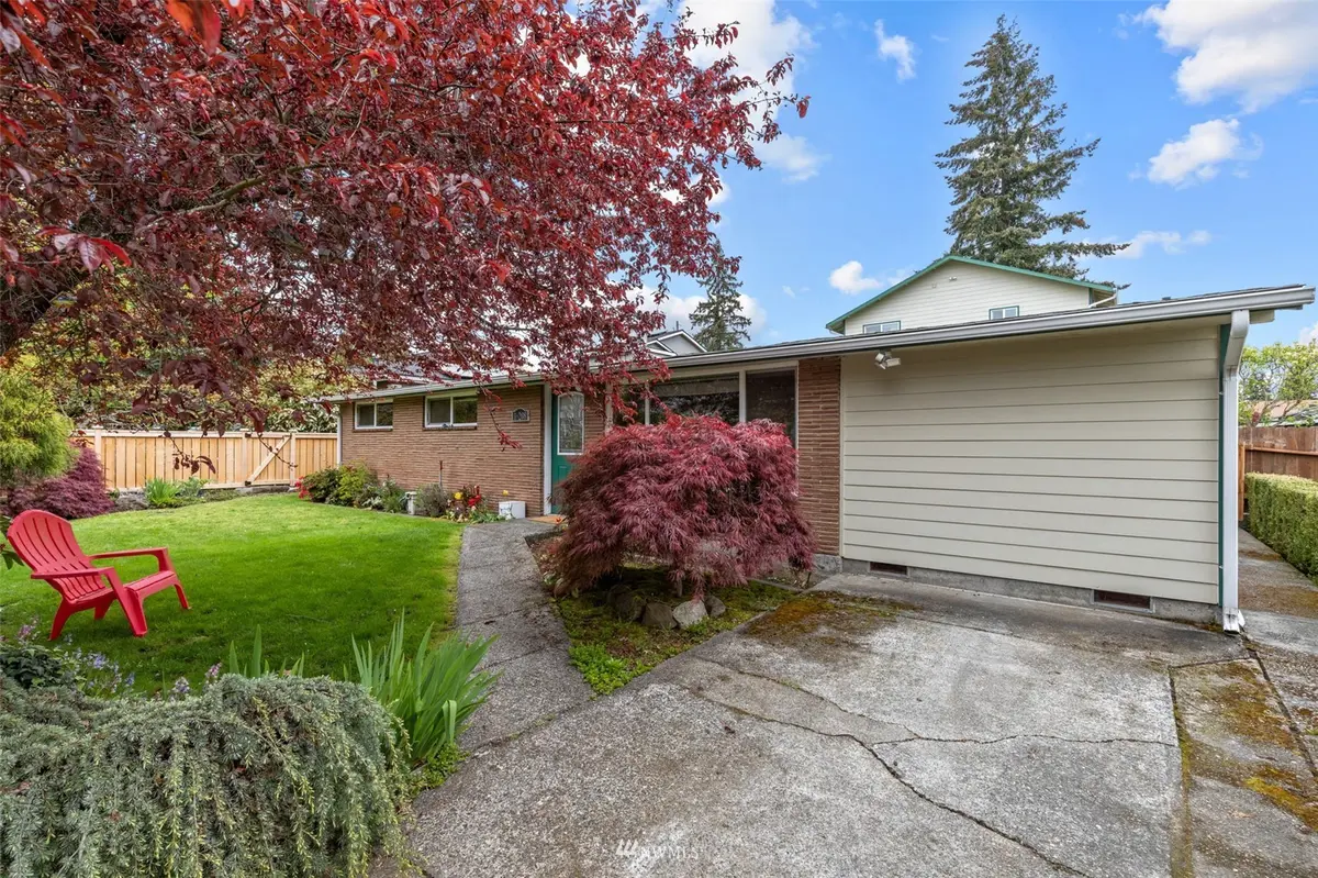 16208 16th AVE SW, Burien, WA 98166