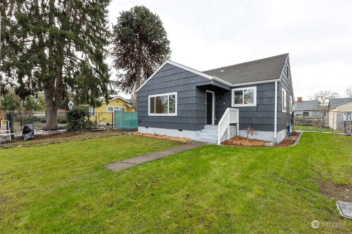 418 Violet Meadow ST S, Tacoma, WA 98444