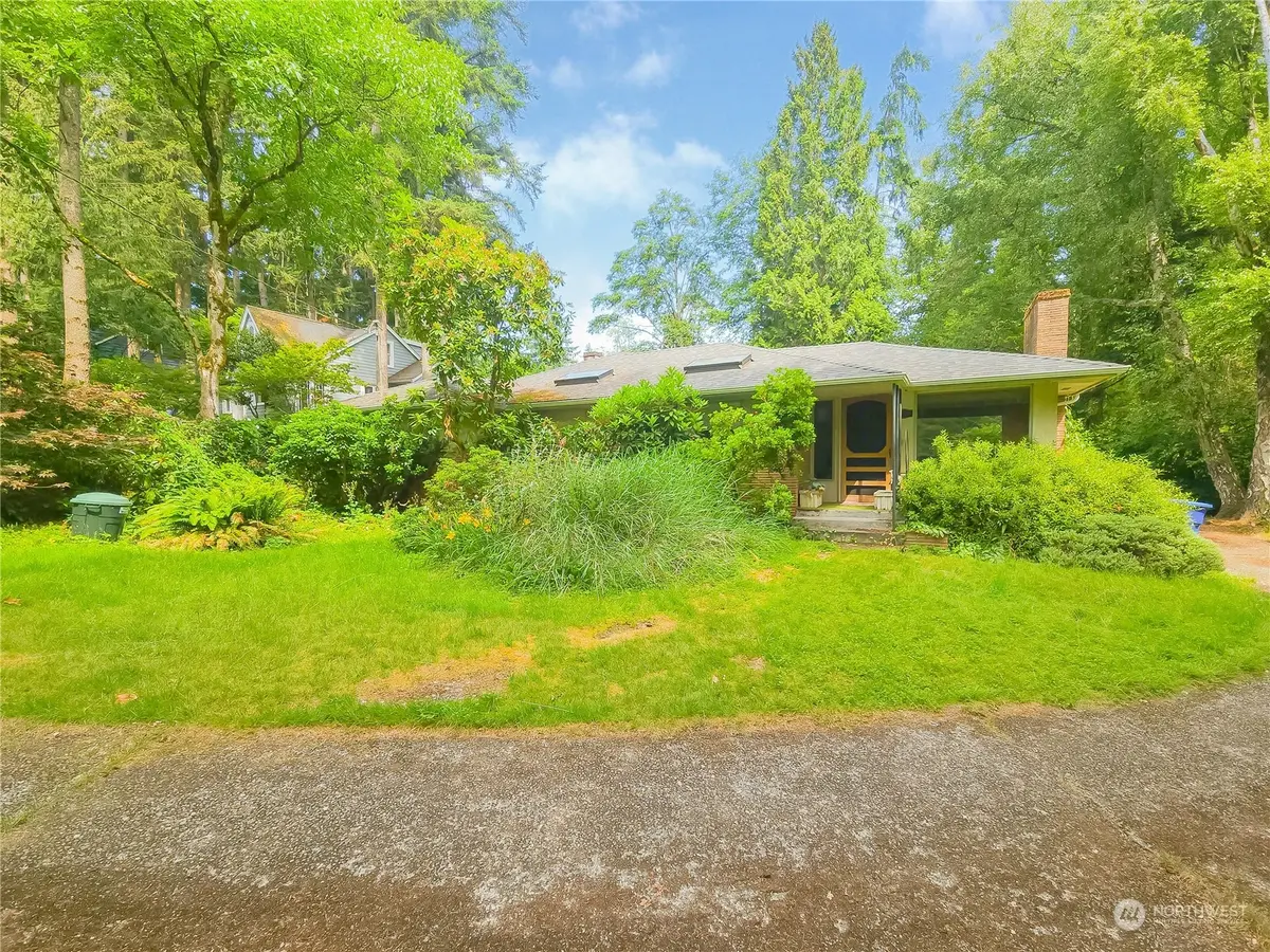 18948 Forest Park DR NE, Lake Forest Park, WA 98155
