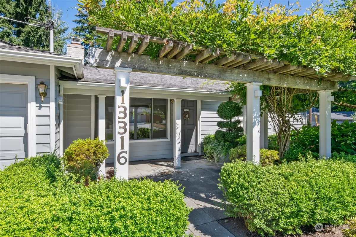 13316 NE 73rd ST, Redmond, WA 98052