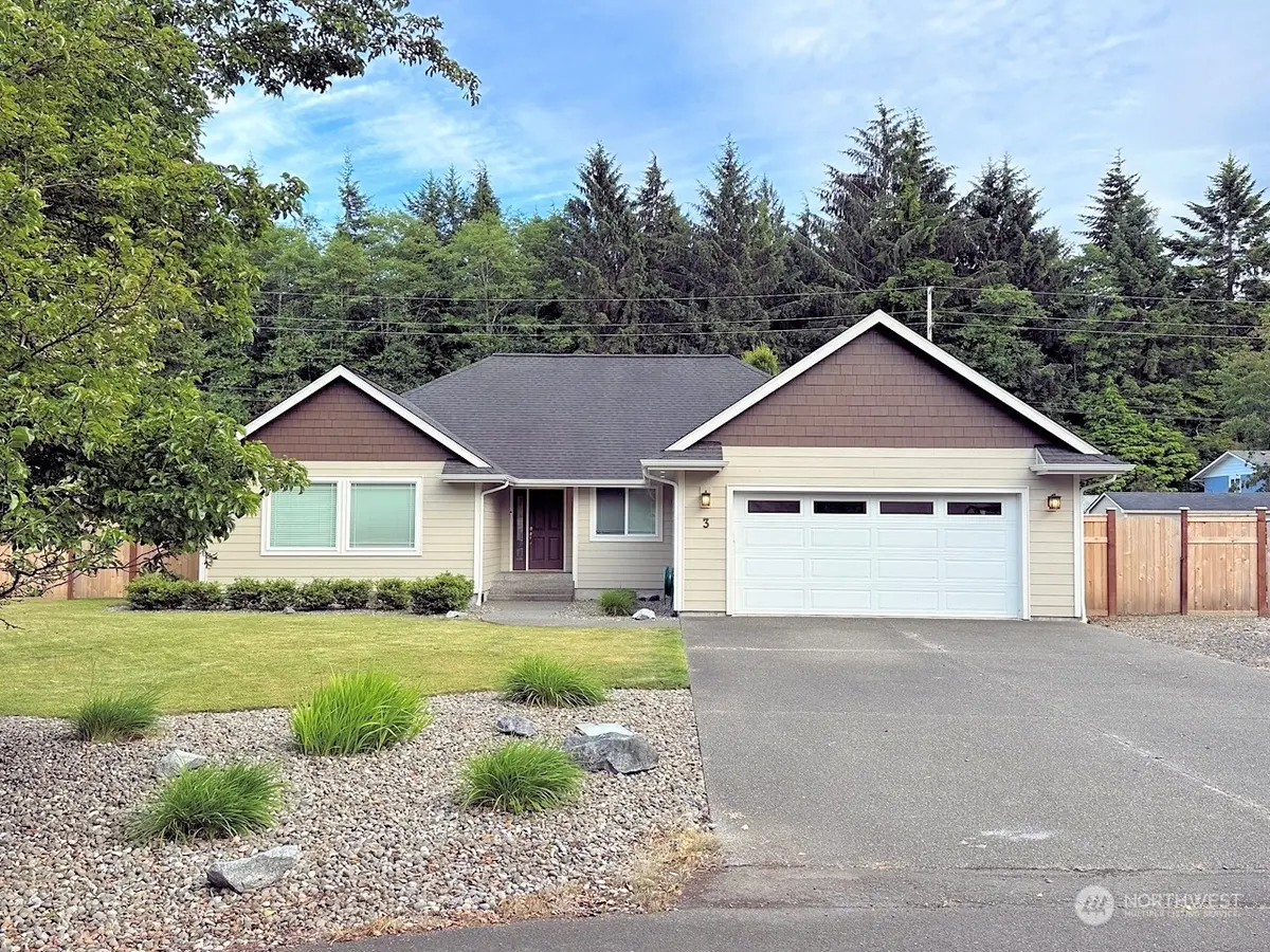 3 Perth PL, Cosmopolis, WA 98537