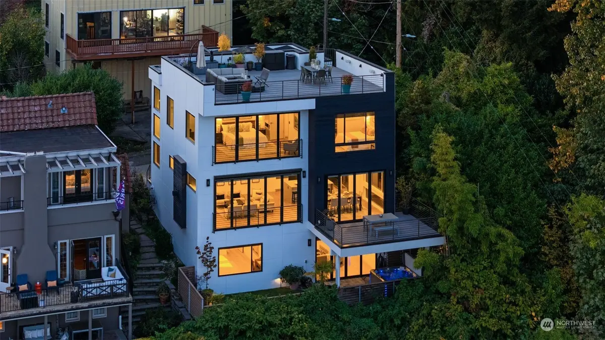 401 Lakeside AVE S, Seattle, WA 98144