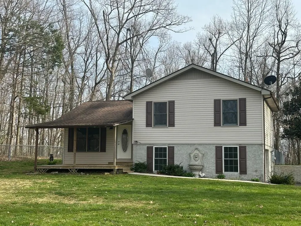132 Petalbrook Ln, Livingston, TN 38570