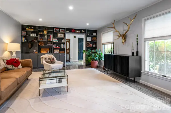 117 Brandon RD, Hendersonville, NC 28739