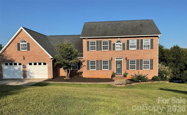 4948 Betty DR NE, Hickory, NC 28601