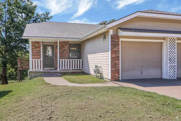 925 Connecticut AVE, Manhattan, KS 66502