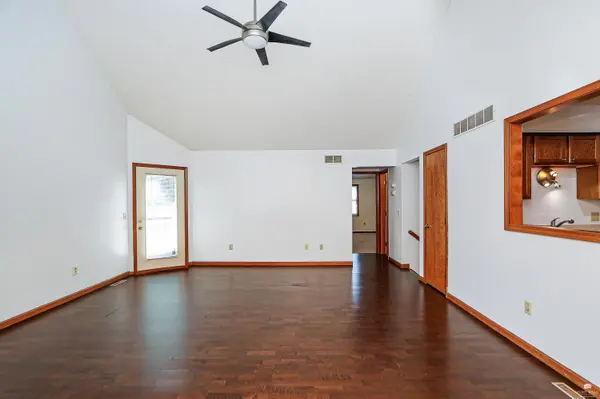 925 Connecticut AVE, Manhattan, KS 66502