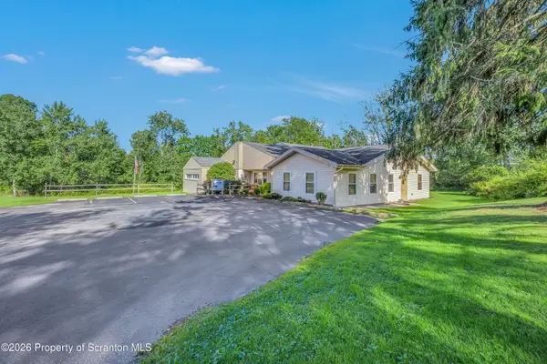 12 Lacka Tr Glen ST, Glenburn Twp, PA 18411