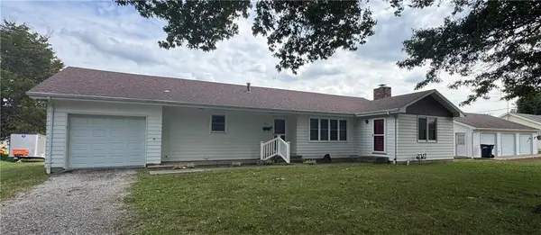 915 S Locust ST, Sweet Springs, MO 65351