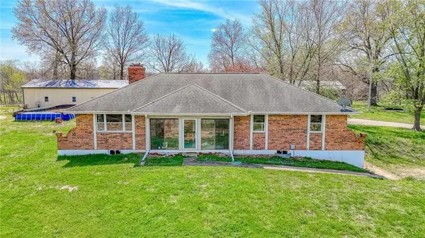 450 SW 725 RD, Chilhowee, MO 64733