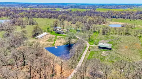 450 SW 725 RD, Chilhowee, MO 64733