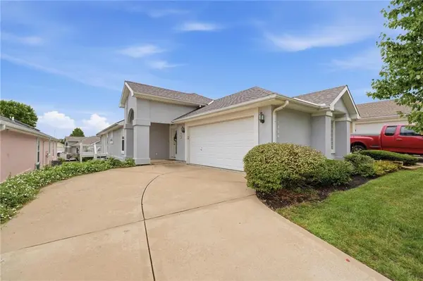 7904 N Cherry ST, Kansas City, MO 64118