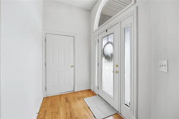 7904 N Cherry ST, Kansas City, MO 64118