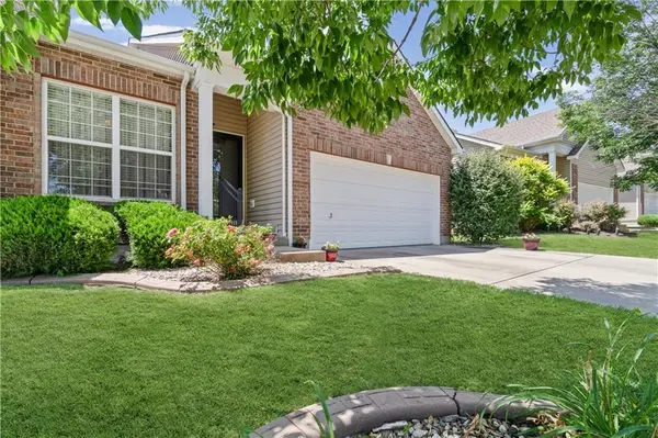1147 SW Arborfair DR, Lee's Summit, MO 66082