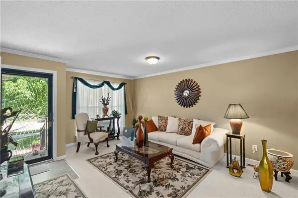 1147 SW Arborfair DR, Lee's Summit, MO 66082