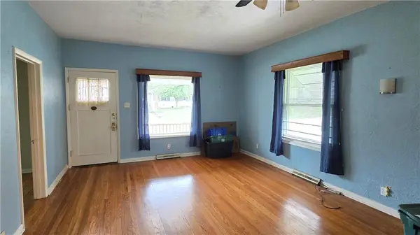 1432 S 38th ST, Kansas City, KS 66106