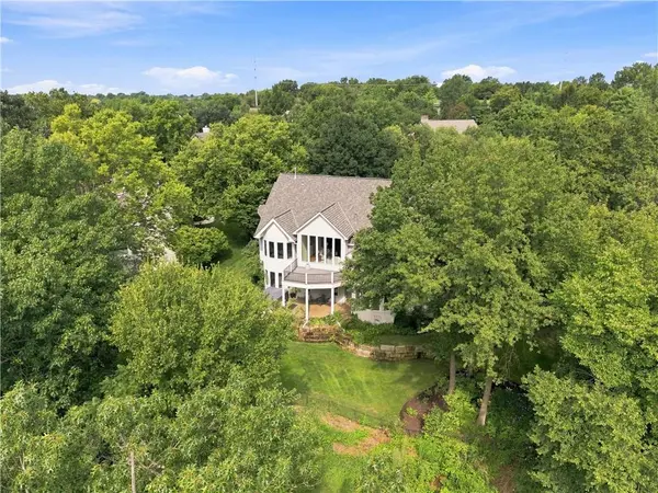 15145 Pawnee CIR, Leawood, KS 66224