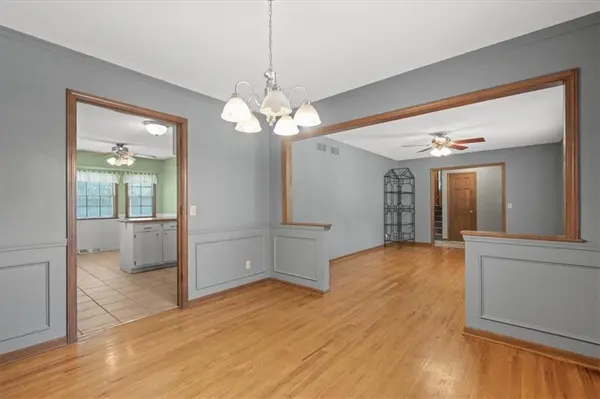 7211 N HIGHLAND AVE, Gladstone, MO 64118