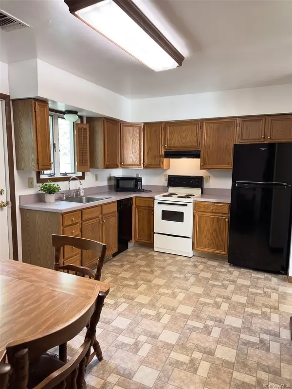 17 Brooks LN #B, Fort Montgomery, NY 10922